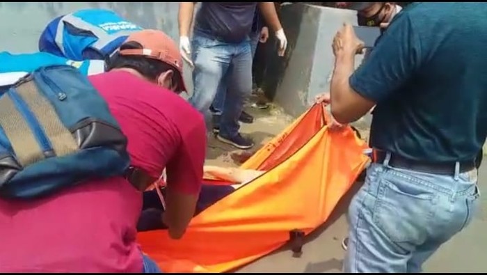 Mayat perempuan di Tol Sedyatmo arah Bandara Soekarno-Hatta