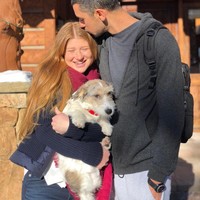 Banyak orang mempertanyakan agama hingga pekerjaan calon suami Jennifer Gates. dikutip Dekhnews, Nayel disebut-sebut beragama Islam. Orangtua yang keturunan Mesir, dipercaya memeluk agama Islam. Sedangkan selain atlet berkuda, ia juga punya bisnis tempat pelatihan dan penjualan kuda. Foto: Instagram @nayelnassar