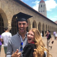 Selain satu kampus, mereka juga sama-sama punya ketertarikan pada olahraga berkuda. Nayel sendiri adalah atlet kuda yang sudah melakukan sejumlah kejuaraan berkuda. Sejak usia lima tahun dia sudah memiliki ketertarikan dengan olahraga kuda, dan usia 10 sudah mulai bertanding. Nayel bahkan mewakili Mesir untuk kejuaraan kuda di Olimpiade 2020. Foto: Instagram @nayelnassar