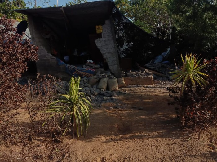 Potret kerusakan akibat gempa Magnitudo 4,8 di Bali Potret kerusakan akibat gempa Magnitudo 4,8 di Bali.