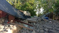 Empat warga Bangli yang sempat tertimbun material bangunan dapat diselamatkan tim SAR. Sedangkan empat lainnya berhasil melakukan evakuasi mandiri. (dok BPBD Bali)