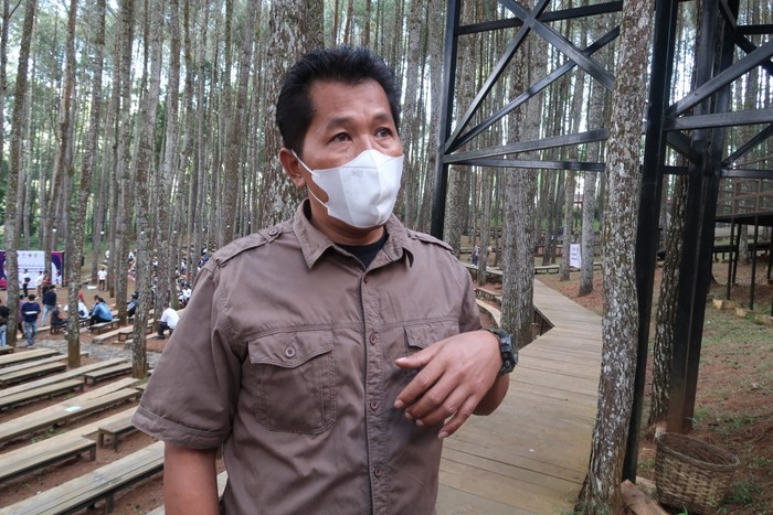 Purwo Harsono, pengelola Hutan Pinus Mangunan