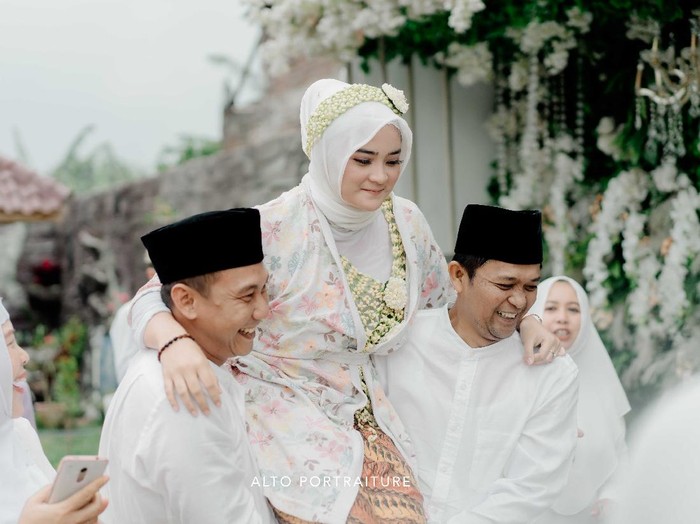 Momen pengajian dan siraman Syifa, calon istri Ridho DA