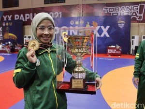 Mengenal Shintia Eka, Atlet Gulat Berhijab Peraih Medali Emas PON Papua