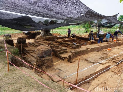 Ekskavasi Situs Watu Kucur di Desa Dukuhdimoro, Kecamatan Mojoagung, Jombang berakhir hari ini. Selama 10 hari ekskavasi, tim arkeolog menemukan struktur bangunan suci peninggalan para leluhur, yang bentuknya unik dan cukup rumit.