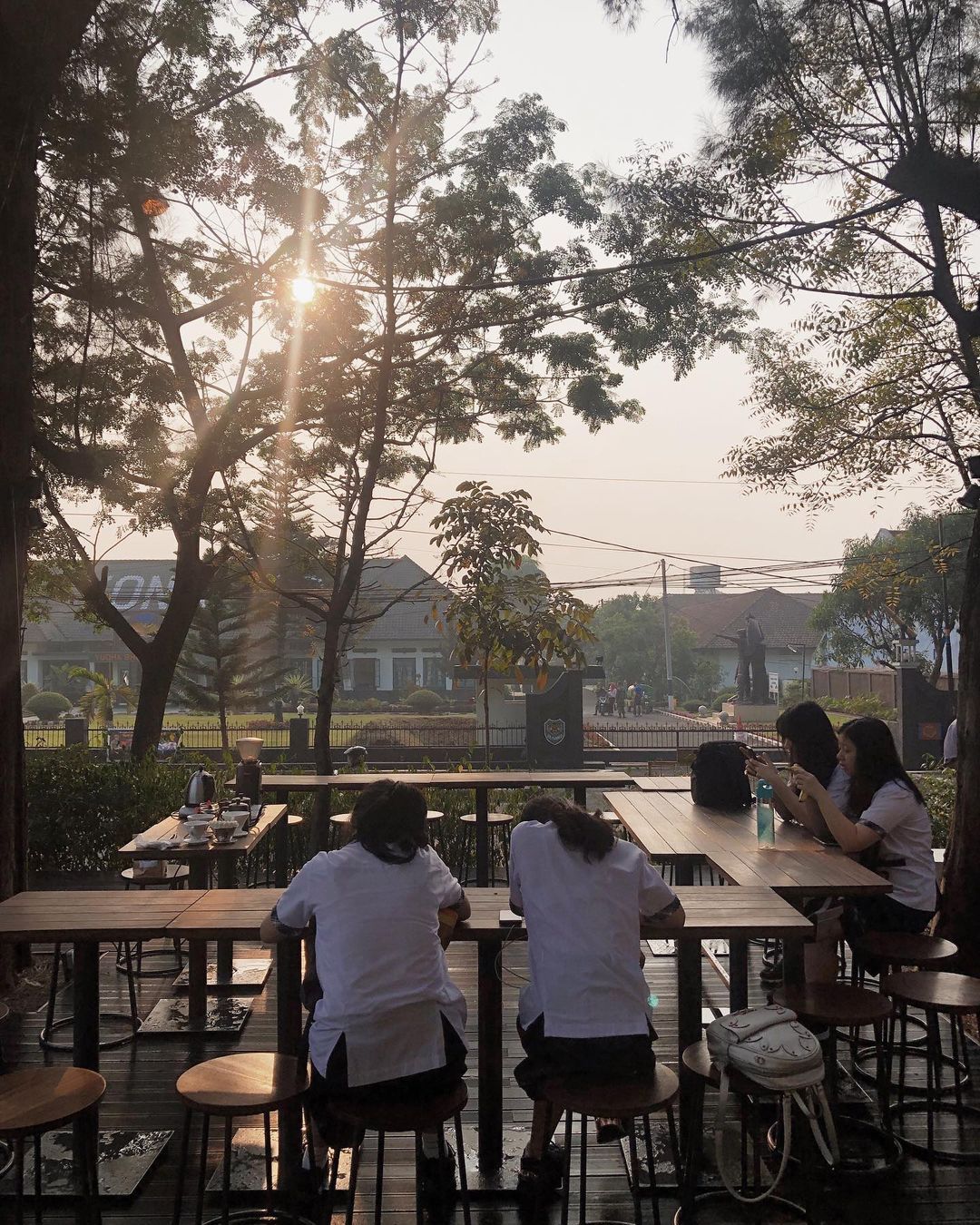 Tempat Ngopi di Bandung yang Cozy Buat Nongkrong.