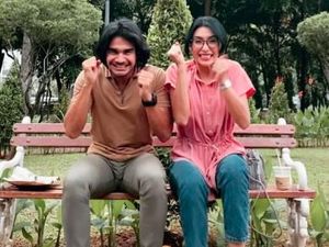 Demi Bangun Chemistry, Tengku Tezi Rela Mandi dan Tidur Bareng Anjing