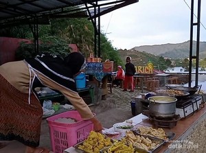 Terbius Cantiknya Dieng, Pesona Bak Negeri di Atas Awan