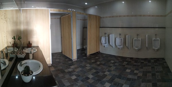 Pemerintah berharap pihak industri serta pemda dapat bekerja sama untuk mewujudkan toilet bersih kualitas hotel bintang lima di destinasi. Tahun 2022 program revitalisasi toilet akan dilanjutkan di Kuta Bali sebagai percontohan untuk daerah lainnya. Foto: Sui Suadnyana Pemerintah berharap pihak industri serta pemda dapat bekerja sama untuk mewujudkan toilet bersih kualitas hotel bintang lima di destinasi. Tahun 2022 program revitalisasi toilet akan dilanjutkan di Kuta Bali sebagai percontohan untuk daerah lainnya. Foto: Sui Suadnyana