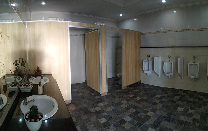 Bertepatan dengan dibukanya Bali untuk penerbangan internasional,
Deputi Bidang Bidang Pengembangan Destinasi dan Infrastruktur Kemenparekraf/Baparekraf, Vinsensius Jemadu, secara resmi menyerahkan pilot project revitalisasi toilet di Pantai Kuta, Bali kepada Dinas Pariwisata Kabupaten Badung.