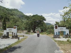 Melihat Tugu Tapal Batas Kasunanan Surakarta-Kasultanan Yogyakarta