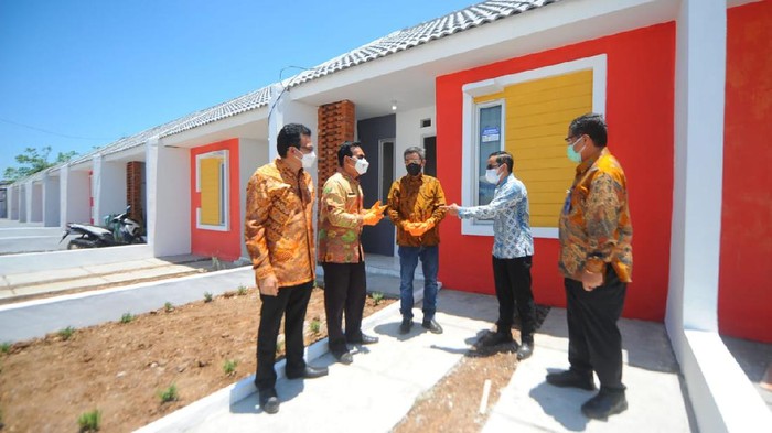 Bank BTN menggelar Akad Kredit massal di Hari Habitat Dunia sebanyak 3.000 unit di seluruh Indonesia untuk rumah subsidi dengan skema pembiayaan FLPP.