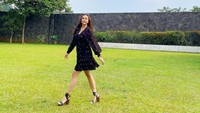 Untuk urusan asmara, Aura Kasih bakal memasrahkannya kepada Tuhan. Foto: Aura Kasih/ Instagram