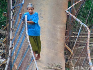 Sejarah Sebelum Jembatan Gantung Pandeglang Dibangun dan Kini Ambruk