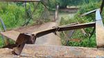 Bahaya! Jembatan Gantung di Pandeglang Ambruk