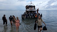 Seperti diketahui, Bali kembali membuka penerbangan internasional di Bandara I Gusti Ngurah Rai sejak 14 Oktober 2021 lalu. Warga dari 19 negara diizinkan untuk masuk ke Bali. Negara-negara itu dipilih sesuai dengan standar WHO dengan angka positivity rate kasus COVID-19 yang rendah.