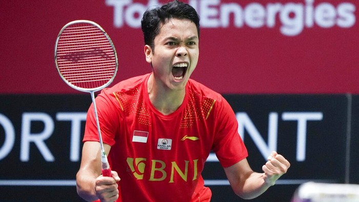 Indonesias Anthony Sinisuka Ginting celebrates winning a mens single match in the Thomas Cup mens team final match between China and Indonesia, in Aarhus, Denmark, Sunday Oct. 17, 2021. (Claus Fisker/Ritzau Scanpix via AP)