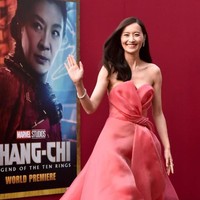 “Sebagian besar aku berlatih tai chi, yang mana itu yang menginspirasi gerakanku. Tapi di waktu yang sama aku juga berlatih kekuatan, fleksibilitas, pilates dan daya tahan tubuh,” ujar Fala Chen soal latihan yang dilakukannya untuk film Shang-Chi and the Legend of the Ten Rings Foto: Dok. Instagram