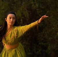 Pada 2021 ini, Fala Chen didapuk memerankan Ying Li, penjaga desa Ta Lo dalam film Shang-Chi and the Legend of the Ten Rings. Ying Li mengalahkan Xu Wenwu (pemain Tong Leung) yang mau masuk ke desanya dengan kemampuan tai chi.  Foto: Dok. Instagram