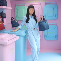 Jika perusahaan itu memberiku kesempatan dan berpikir aku harus mencoba, aku benar-benar akan mencoba. Tapi jika aku ingin bermain sebagai boneka besar itu, aku harus belajar bagaimana caranya memutar kepala 360 derajat, ujarnya dilansir Drama Panda. Foto: Instagram @yiminghay