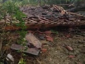 Hujan Es Disertai Angin Kencang Terjang Madiun, Tiga Rumah Roboh