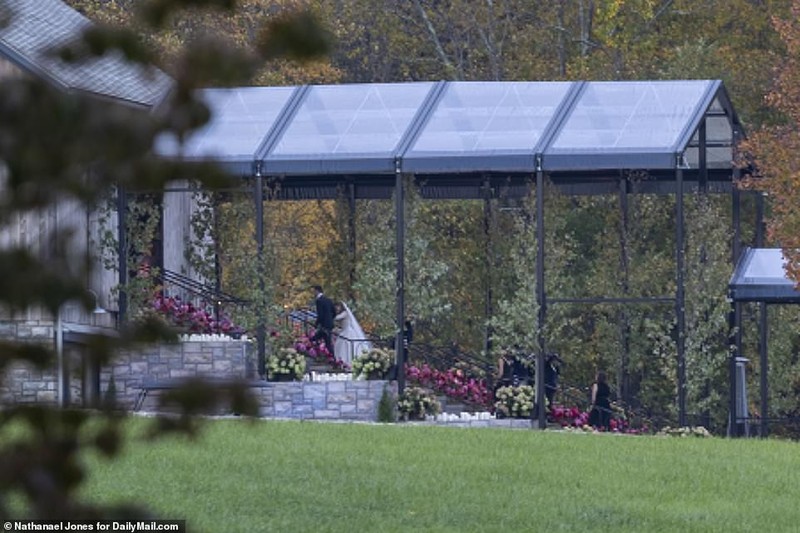 Jenniffer Gates, putri sulung Bill Gates resmi menjadi istri dari Nayel Nassar setelah melangsungkan pernikahan secara Islam di New York, AS.