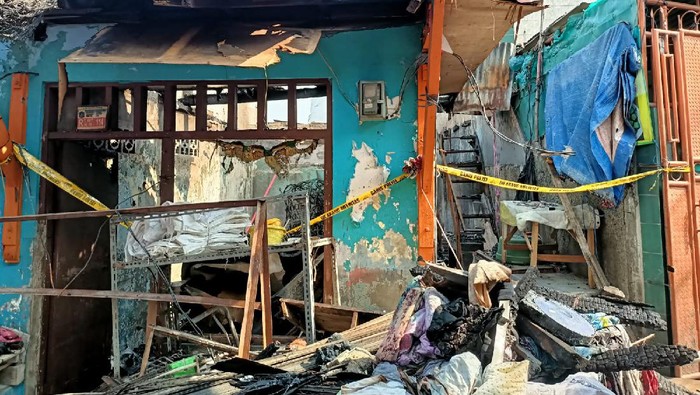 Kebakaran rumah warga di Tambora Jakbar