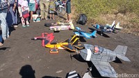 Pesawat-pesawat yang ditampilkan terdiri dari jet tempur militar, pesawat domestik, helikopter dan drone FPY. Pesawat ini dilengkapi remot kontrol.