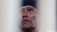 Ade Leji adalah orang pertama yang menemukan keberadaan Gibran. Awalnya, ia mendapat laporan bahwa ada pendaki yang hilang. Berhari-hari Ade coba mencari tahu keberadaan Gibran, namun hasilnya nihil.