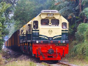 Kereta Kilat Pajajaran Butuh Kajian Mendalam