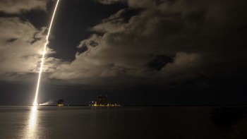 Lucy menjadi pesawat ruang angkasa bertenaga surya pertama yang menjelajah begitu jauh dari matahari dan mengamati lebih banyak asteroid.