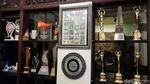 Melihat Beragam Piagam dan Piala Maestro Keroncong Waldjinah