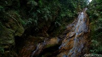 Tiba di lokasi, ini dia lokasi Curug Cikoneng tempat Gibran ditemukan.