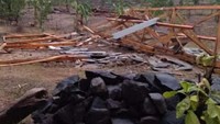 BPBD Madiun menyebut hujan deras dan angin kencang itu melanda sore tadi dan merusak rumah warga. Pihaknya masih melakukan pendataan. Foto: Istimewa