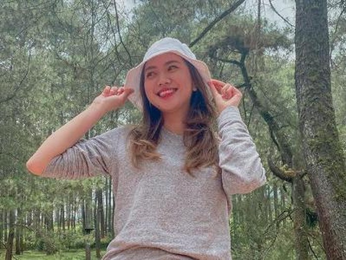 Shania Junianatha Shania Junianatha kekasih Jonatan Christie