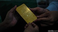 Perlu diketahui, menabung emas adalah satu portofolio investasi yang aman dari inflasi, karena harga emas yang relatif stabil dan cenderung naik dari tahun ke tahun. Nah, Pegadaian sendiri sudah menyediakan layanan tabungan emas. Nasabah yang menyimpan uang di rekeningnya, langsung dikonversi jadi saldo emas gram.