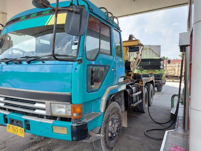 Truk derek milik terduga mafia BBM Biosolar ditangkap polisi di Dumai, Riau.