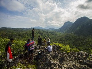 Satu-satunya Geopark Penghasil Intan, Dekat IKN, dan Terancam Tambang