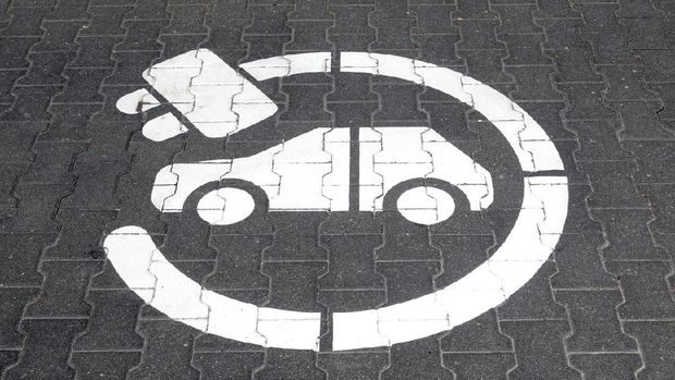 Ilustrasi mobil listrik