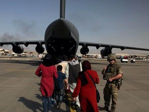 Nasib Penerjemah Afghanistan yang Batal Dievakuasi ke Inggris