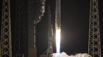 Lucy mewujudkan pencarian NASA keluar ke kosmos demi eksplorasi dan sains, untuk lebih memahami alam semesta dan tempat kita di dalamnya. Saya tidak sabar untuk melihat misteri apa yang diungkap misi ini, kata Administrator NASA Bill Nelson. Foto: AP/Bill Ingalls