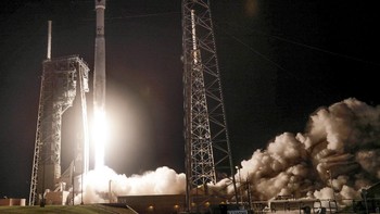 Misi Lucy memungkinkan para ilmuwan menjelajahi dua kawanan asteroid Trojan yang berbagi orbit mengelilingi Matahari dengan Jupiter. Bukti ilmiah menunjukkan, asteroid Trojan adalah sisa-sisa material yang membentuk planet raksasa. Foto: AP/Bill Ingalls