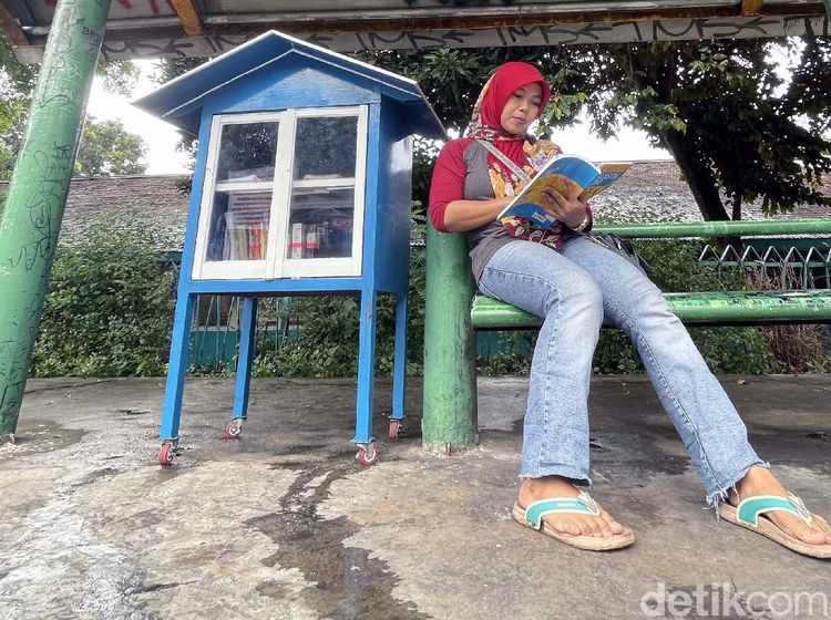 Cakep! Halte Bus Bulungan Kini Ada Perpustakaan Mini