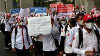 Dalam aksinya, para calon peserta migran Indonesia tersebut menuntut agar Kementerian Ketenagakerjaan (Kemnaker) RI dapat kembali membuka program antarpemerintah (G to G) ke Korea Selatan.  