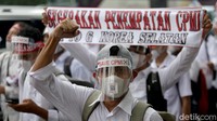 Secara umum mereka menuntut kejelasan terkait status penempatan mereka sebagai CPMI.