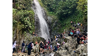Curug Cigentis dengan luas sekitar 5 hektar ini buka dari jam 10 pagi hingga 5 sore. Tertarik ke sini traveler? (Yuda Febrian Silitonga/detikTravel)