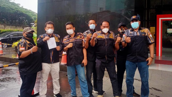 DPP Pekat Indonesia Bersatu (Pekat IB) kembali menyambangi KPK dan melayangkan surat untuk mengaudit BUMN Karya yang diduga merugikan negara.