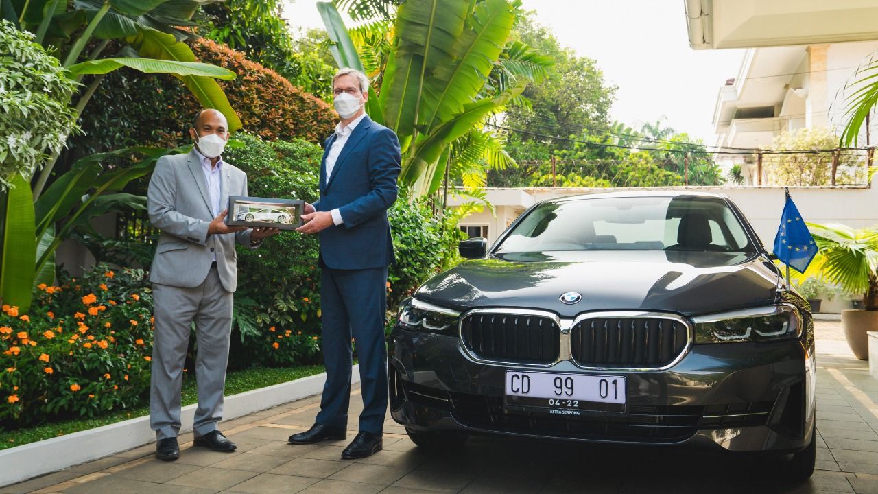 Dubes Uni Eropa Pakai Mobil Plug-in Hybrid