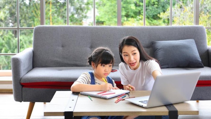 Ilustrasi sekolah online