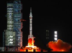 Tiba di Luar Angkasa, 3 Astronot China Siap Jalani Misi Terlama